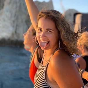 Meet your Posher, Raychel